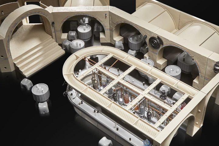 Deluxe Star Wars Cantina Playset Comes with Highly Anticipated Figures