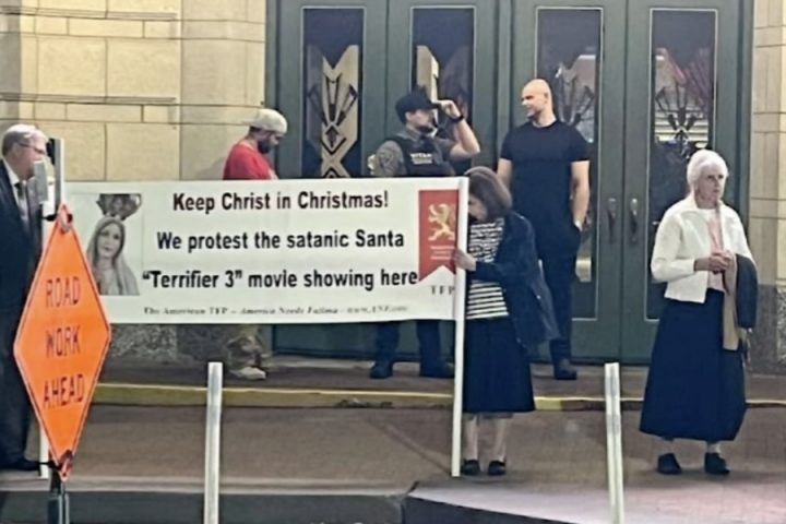Christian Group Demonstrates Against “Satanic Santa” in ‘Terrifier 3’ at Kansas City Cinema